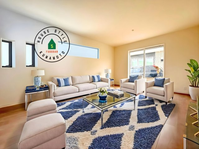 熊本市東区長嶺東第6₋3棟(2号棟)の内観：施工例|明るく開放的なリビングダイニングは豊かな陽光が注ぎ込み、やすらぎの空間を演出してくれます。ご家族で楽しいひとときをお過ごし下さい。※家具はCGを合成したものです。