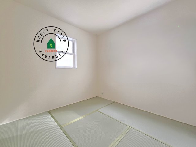 熊本市東区長嶺東第6₋3棟(2号棟)の内観：施工例|和室を上手に活用すると暮らし方の幅が広がります。例えば普段は開け放して、子供の小さいうちはお昼寝や遊びのスペースに。畳はソフトなので転んでもケガをしにくく安心です