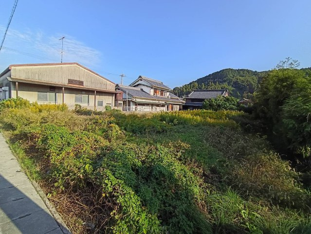 西条市小松町妙口甲12-4の外観