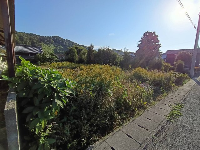 西条市小松町妙口甲12-4の外観