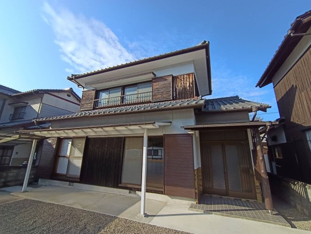 西条市洲之内甲1104-6　中古住宅の外観