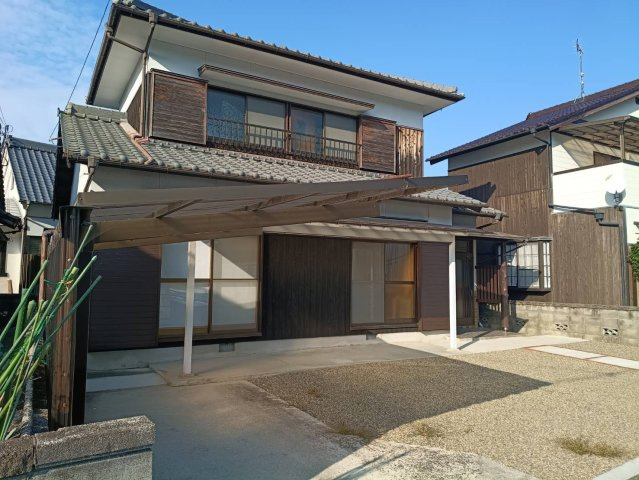 西条市洲之内甲1104-6　中古住宅の外観