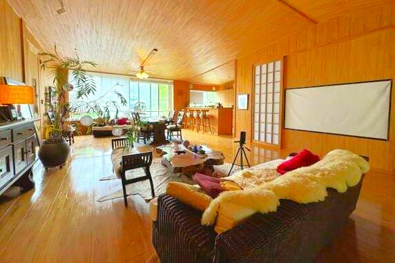 水明荘の居間・リビング|広々としたリビングダイニング