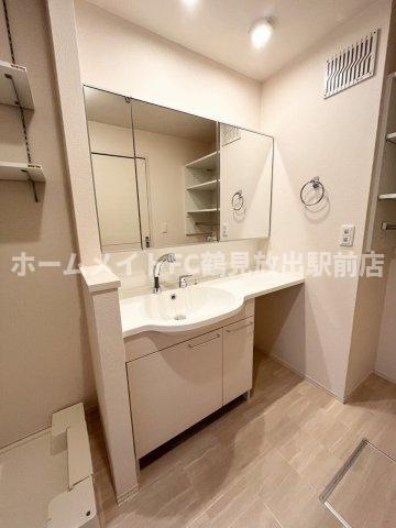 東大阪市稲田新町２丁目のアパートの独立洗面台