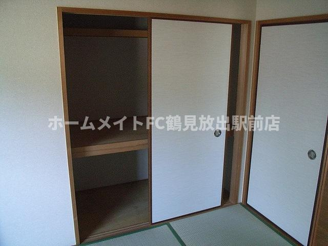 東大阪市稲田本町１丁目のハイツの収納