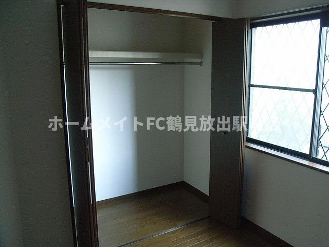 東大阪市稲田本町１丁目のハイツの収納