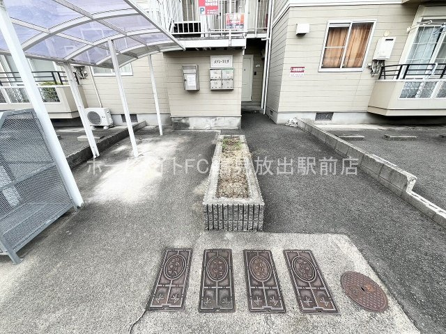 大阪市城東区鴫野東２丁目のアパートのエントランス