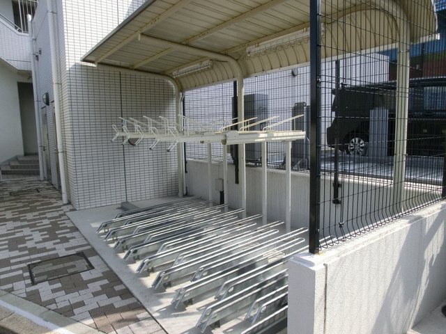ＴＨＥパームス新小岩のその他共用部分|屋根つきの駐輪スペースです♪