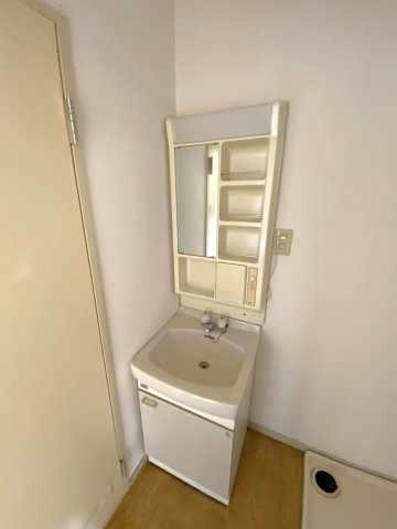 ハイツフレグランス3号棟の独立洗面台