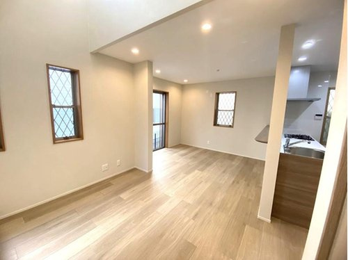 日野町中古戸建の居間・リビング