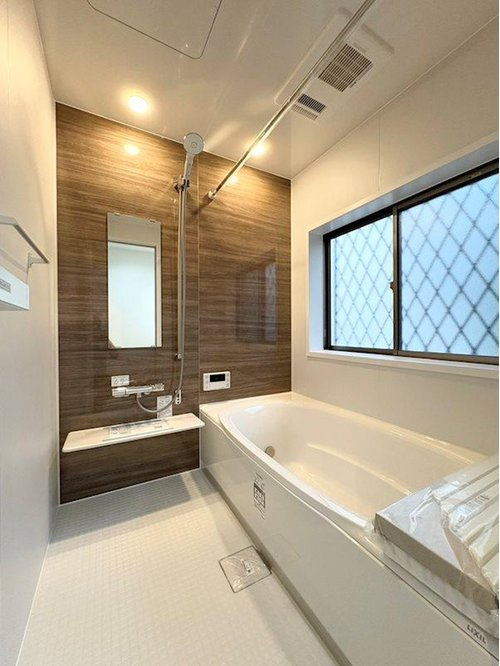 日野町中古戸建の浴室