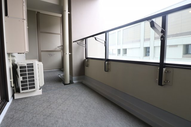 【バルコニー】