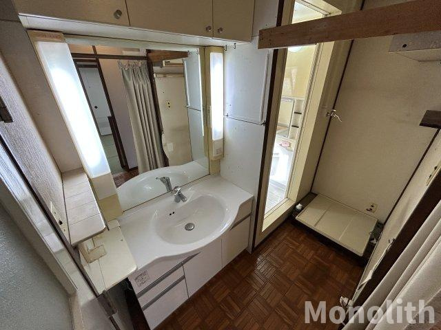 泉北宮山台団地4号棟の洗面所