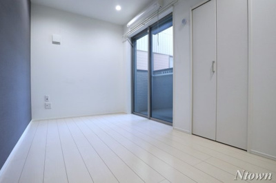 【居間・リビング】 | REVE今池 | ゆったりとした居間です