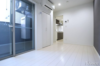 【居間・リビング】 | REVE今池 | ゆったり過ごせる居間です