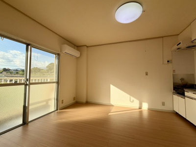 【居間・リビング】 | ロイヤルプラザ