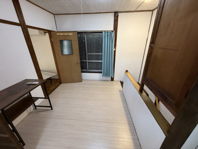 【居間・リビング】 | 塩屋2丁目住居兼ガレージ(戸建・駐車場付き)