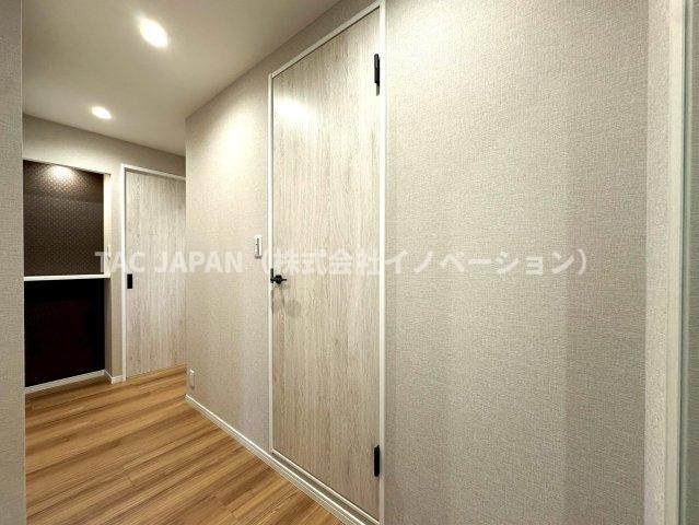 ルイシャトレ綾瀬の玄関