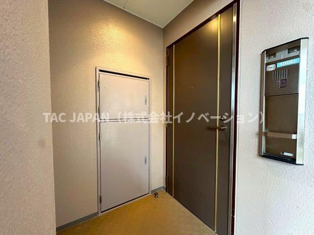 ルイシャトレ綾瀬の玄関