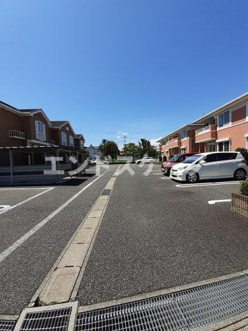 メゾン・アンソレイエ　Ⅱの駐車場|高崎、前橋のお部屋探しはエンドスケープまで！お客様の理想お聞かせ下さい♪