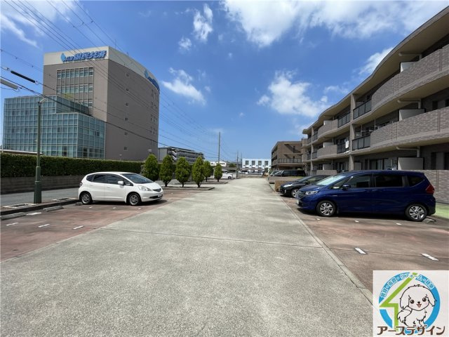 アルコバレーノの駐車場