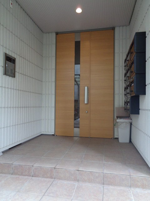 ドエル　アサヒのエントランス