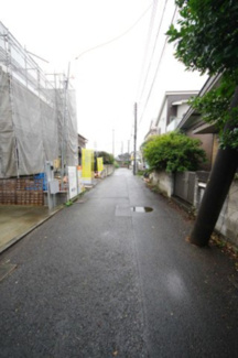 【前面道路含む現地写真】 | 令和7年11月9日撮影　建築中