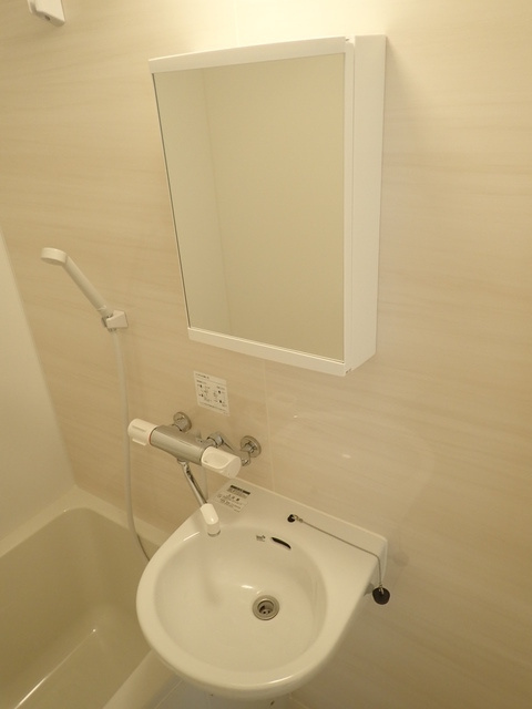 練馬区桜台５丁目のアパートの洗面所