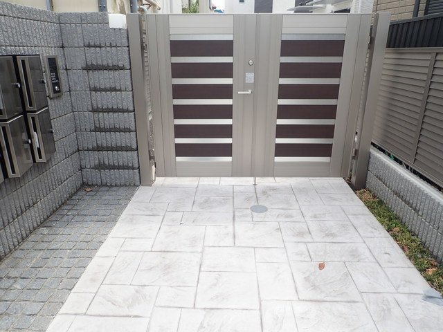 練馬区桜台５丁目のアパートのエントランス