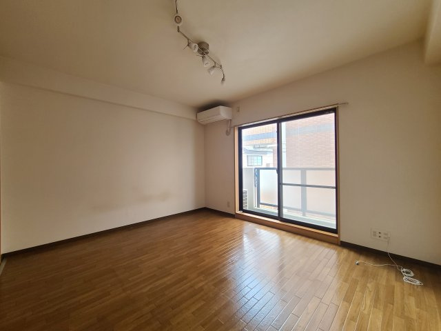 ソレイユ浦和の居間・リビング|★洋室８．５帖の画像です★