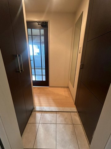 インボイス難波南レジデンスの玄関