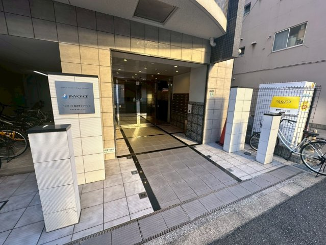 インボイス難波南レジデンスのエントランス