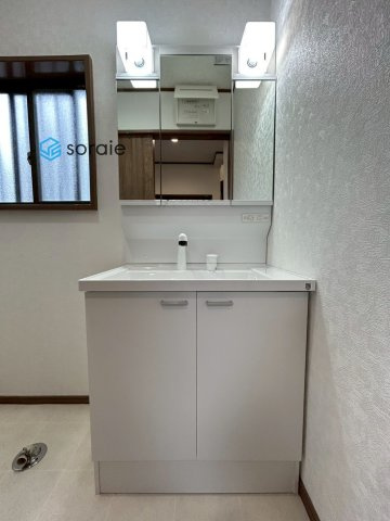 所沢市けやき台　中古戸建の独立洗面台|令和7年11月13日撮影。