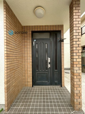所沢市けやき台　中古戸建の玄関|令和7年11月13日撮影。