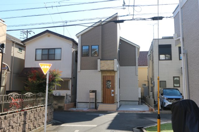 【Blooming Garden】小平学園東町の外観|太陽光発電システム付き♪耐震等級3(最高等級)を取得♪