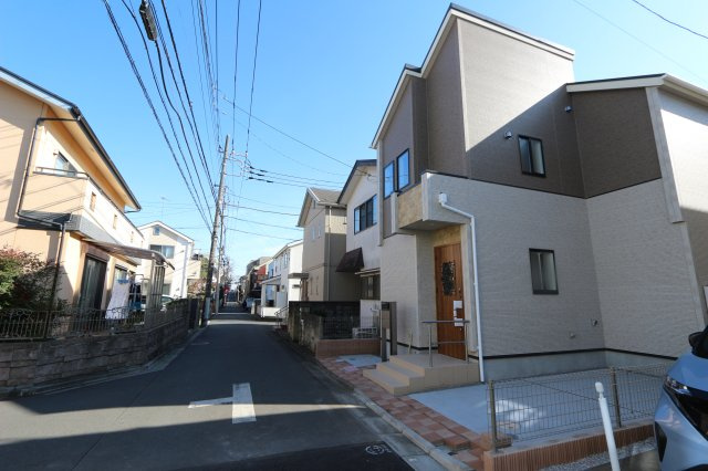 【Blooming Garden】小平学園東町の外観|明るい南庭付き、ガーデニングも楽しめます♪