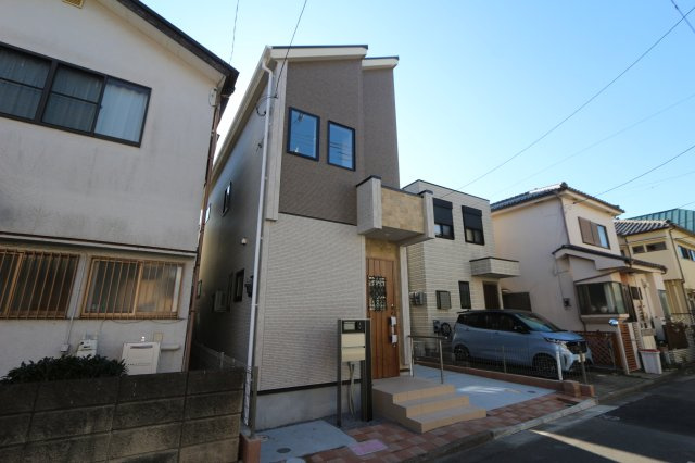 【Blooming Garden】小平学園東町の外観|LDK15帖の広々としたリビング＆ダイニング♪リビングを見渡せるカウンターキッチン♪
