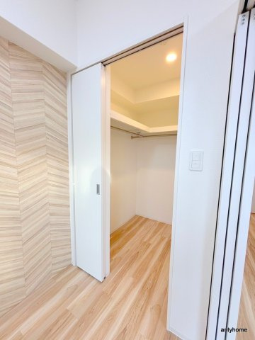 プレサンス江坂ベルフィーヌ　仲介手数料無料の収納