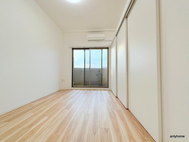 プレサンス江坂ベルフィーヌ　仲介手数料無料の居間・リビング