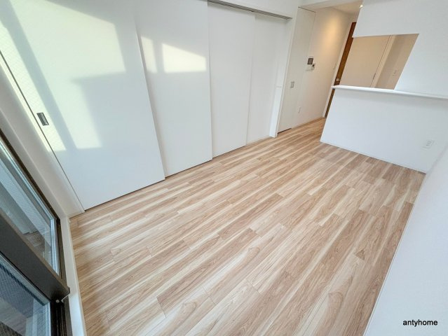 プレサンス江坂ベルフィーヌ　仲介手数料無料の居間・リビング