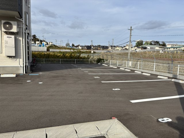 メリディアン多賀城笠神壱番館の駐車場