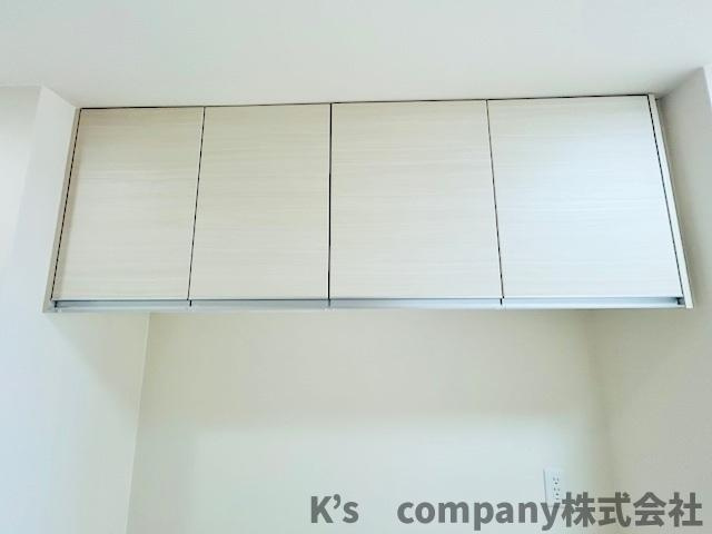 茅ヶ崎市甘沼　オクトス湘南茅ヶ崎グランドヒルのキッチン|吊戸棚収納があり、普段使いのない調理家電や調理器具などの保管に便利です◇