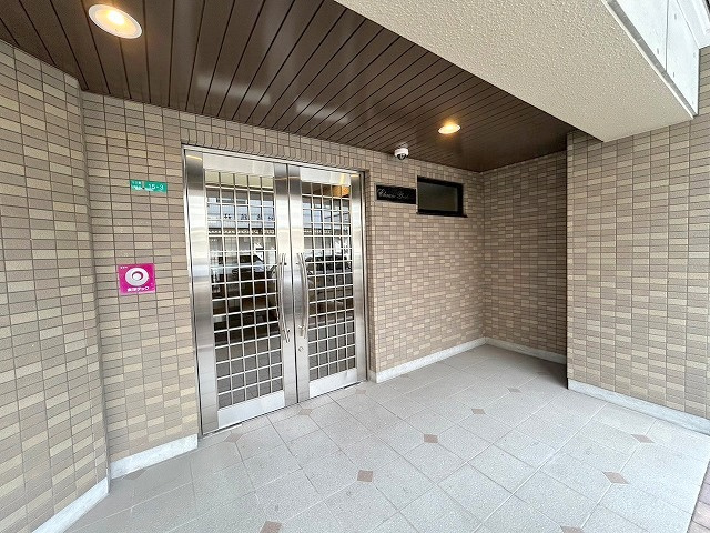 エテルノヨシダ　仲介手数料無料のエントランス