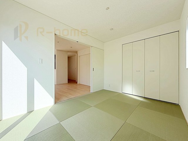 つくば市若葉第11　新築戸建て　1号棟の和室|フローリングより衝撃が少ない和室は、ご両親のお部屋やキッズスペース、客間としても活用頂けます。