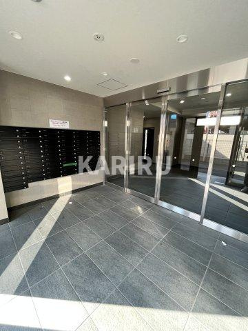 エストゥルースプラスサウス大阪のエントランス