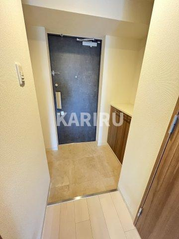 エストゥルースプラスサウス大阪の玄関