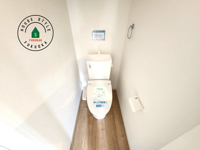 福岡市博多区諸岡3丁目第2-2棟（1号棟）　の内観：施工例|温水洗浄便座を完備しております。2ヶ所にトイレがあるのは朝の慌ただしい時間も安心です。