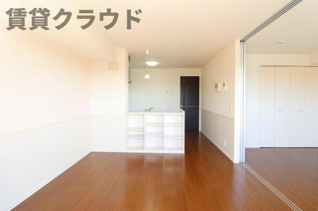 ルミエールDの居間・リビング|使いやすい居間です