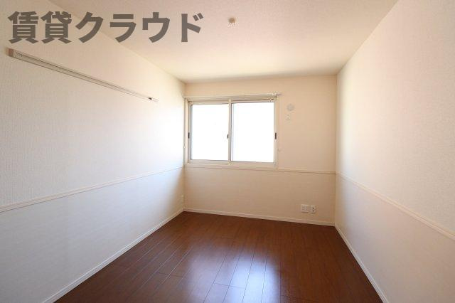 ルミエールDの洋室|使い勝手のいい洋室です