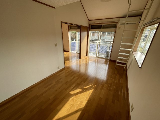 メゾン・ド・ベルCの洋室